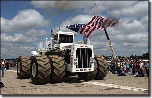 Big Bud 747, the world's largest farm tractor
